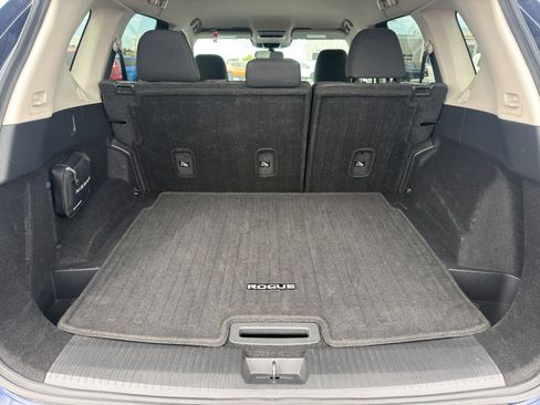 Used 2025 Nissan Rogue SV AWD/4WD image 11