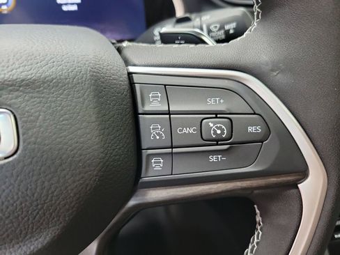 New 2025 Jeep Grand Cherokee Limited image 14