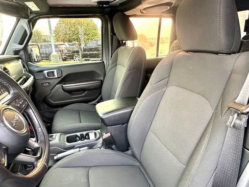 Used 2023 Jeep Gladiator Sport AWD/4WD image 31