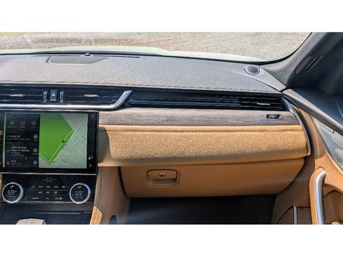 Used 2021 Jaguar F-PACE S image 31