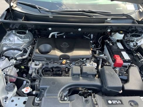 Used 2024 Toyota RAV4 XLE FWD image 14