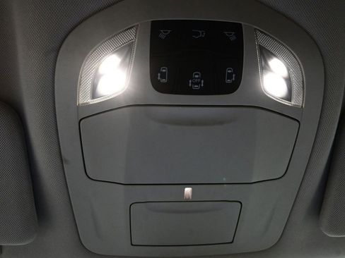 Used 2024 Chrysler Pacifica Touring-L image 22