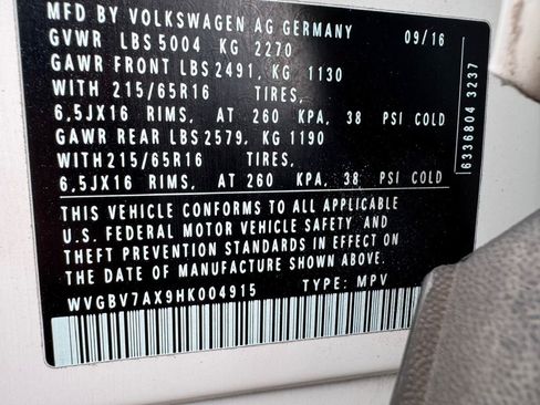 Used 2017 Volkswagen Tiguan S image 16