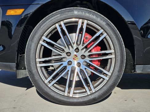 Used 2023 Porsche Macan S image 14