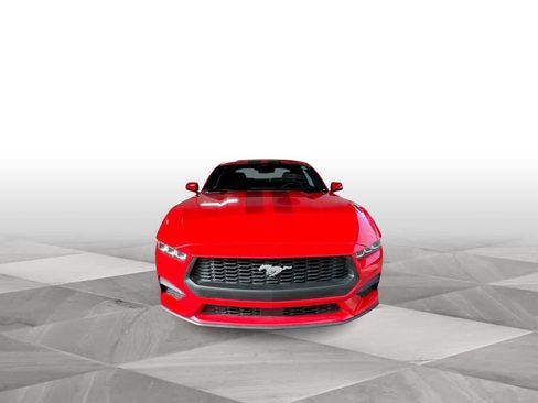 Used 2024 Ford Mustang Coupe RWD image 3