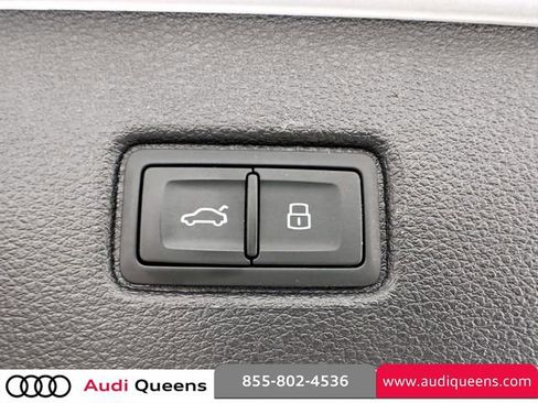 Used 2025 Audi Q7 3.0T Premium w/ Convenience Package AWD/4WD image 11