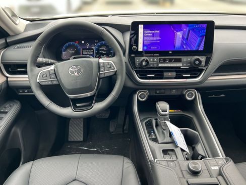 New 2026 Toyota Grand Highlander Platinum image 18