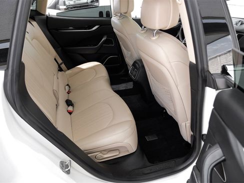 Used 2019 Maserati Levante Base image 41