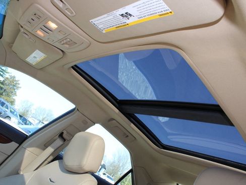 Used 2010 Cadillac CTS Premium image 17