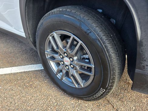 Used 2025 GMC Acadia Elevation FWD image 32