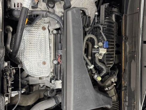 Used 2016 Nissan Rogue SV image 9