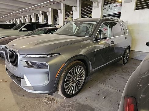 Used 2026 BMW X7 xDrive40i AWD/4WD image 1