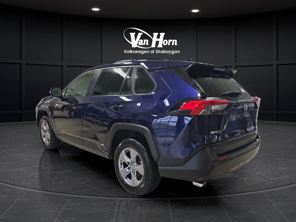 Used 2025 Toyota RAV4 XLE AWD/4WD image 5