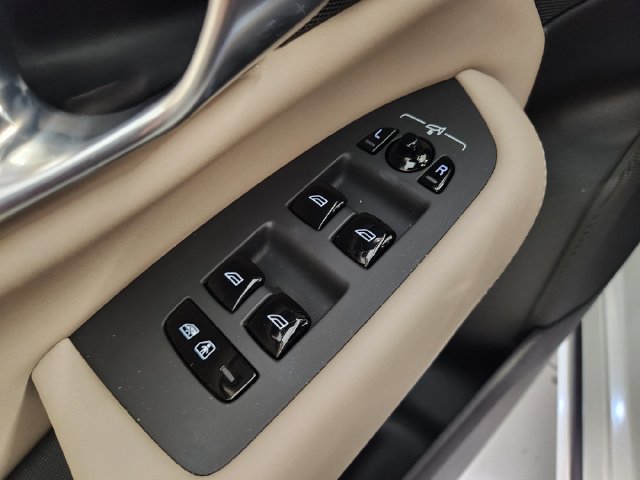 Certified 2026 Volvo XC90 B6 Plus w/ Protection Package Premier AWD/4WD image 23