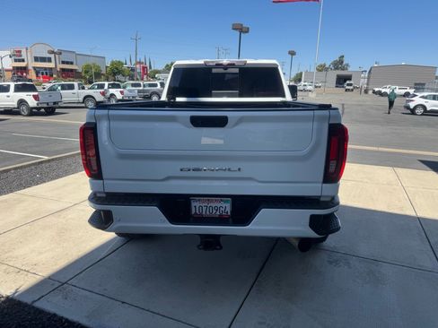 Used 2022 GMC Sierra 3500 Denali AWD/4WD image 4