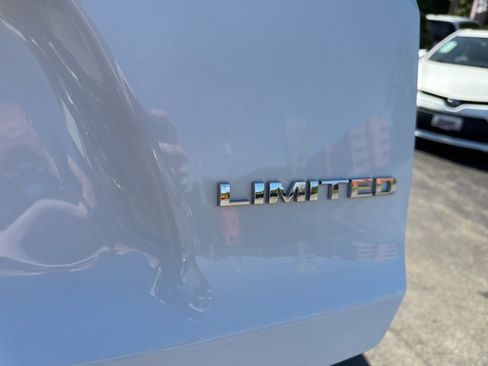 Used 2020 Jeep Cherokee Limited AWD/4WD image 17