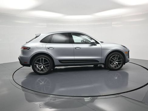 Used 2026 Porsche Macan AWD/4WD image 34