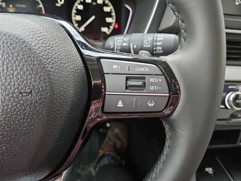 New 2025 Honda Pilot Touring image 26