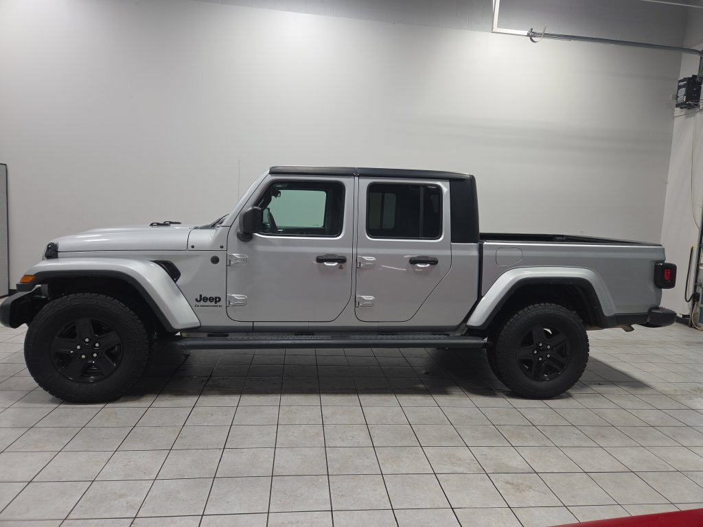 Used 2023 Jeep Gladiator Sport AWD/4WD image 8