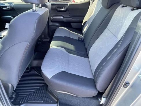 Used 2023 Toyota Tacoma TRD Sport w/ Technology Package image 12