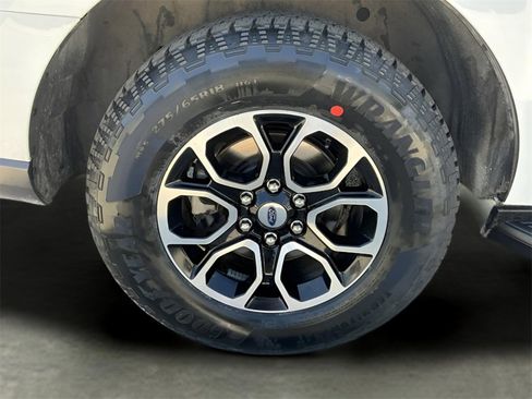 Certified 2024 Ford Expedition XLT image 16