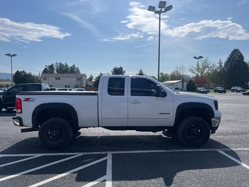 Used 2011 GMC Sierra 2500 SLT w/ SLT Convenience Package image 6