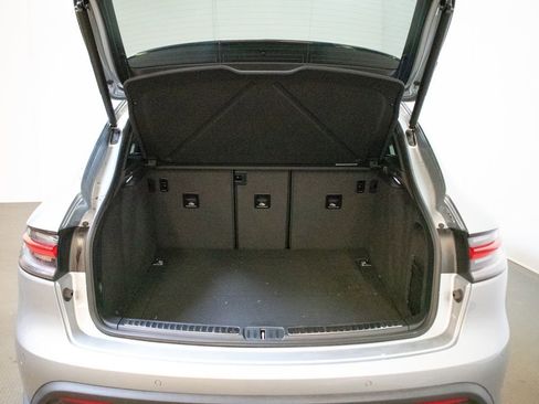 Certified 2026 Porsche Macan AWD/4WD image 17