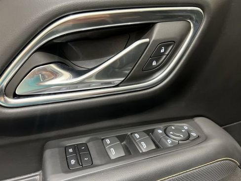 Used 2023 GMC Yukon XL AT4 AWD/4WD image 23