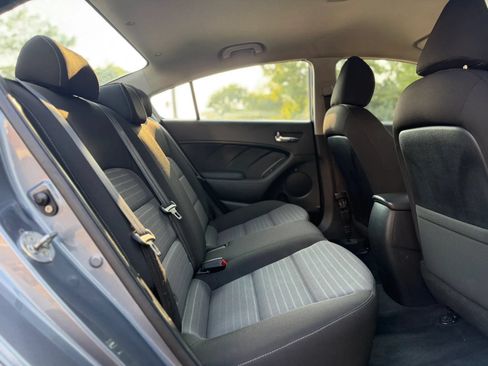Used 2017 Kia Forte S FWD image 34