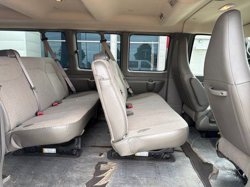 Used 2025 Chevrolet Express 3500 LT w/ LT Preferred Equipment Group RWD image 18