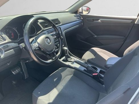 Used 2016 Volkswagen Passat 1.8T R-Line FWD image 9