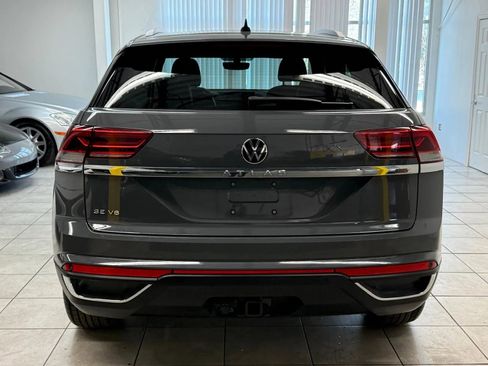 Used 2020 Volkswagen Atlas Cross Sport SE w/ Panoramic Sunroof Package FWD image 8