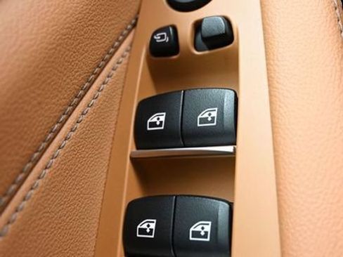 Used 2021 BMW X5 xDrive40i w/ M Sport Package AWD/4WD image 25