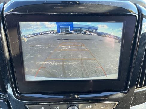 Used 2018 Chevrolet Traverse LT image 14