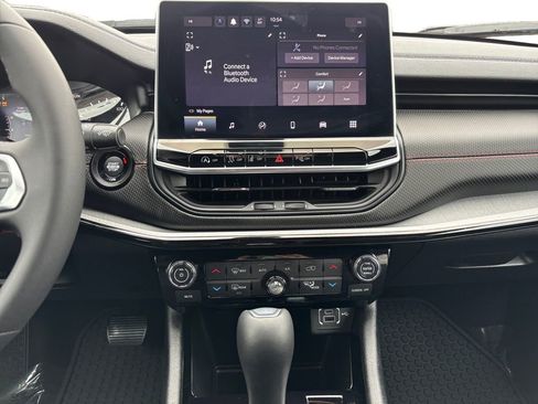 Used 2024 Jeep Compass Trailhawk image 12