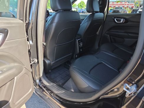 Used 2025 Jeep Compass Latitude w/ Altitude Special Edition AWD/4WD image 20