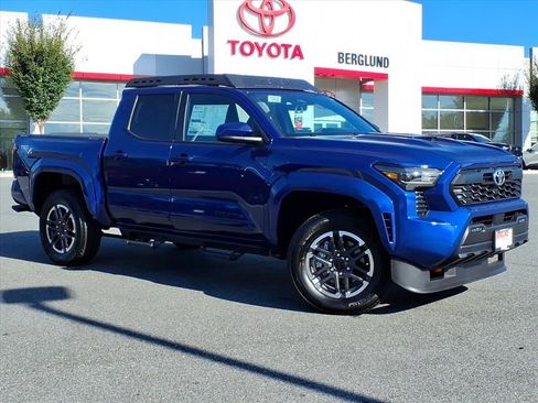 New 2025 Toyota Tacoma TRD Sport image 2