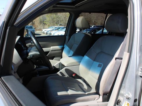 Used 2010 Honda Pilot Touring image 26