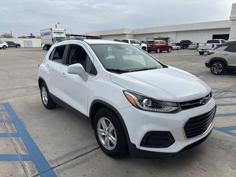 Used 2020 Chevrolet Trax LT image 1