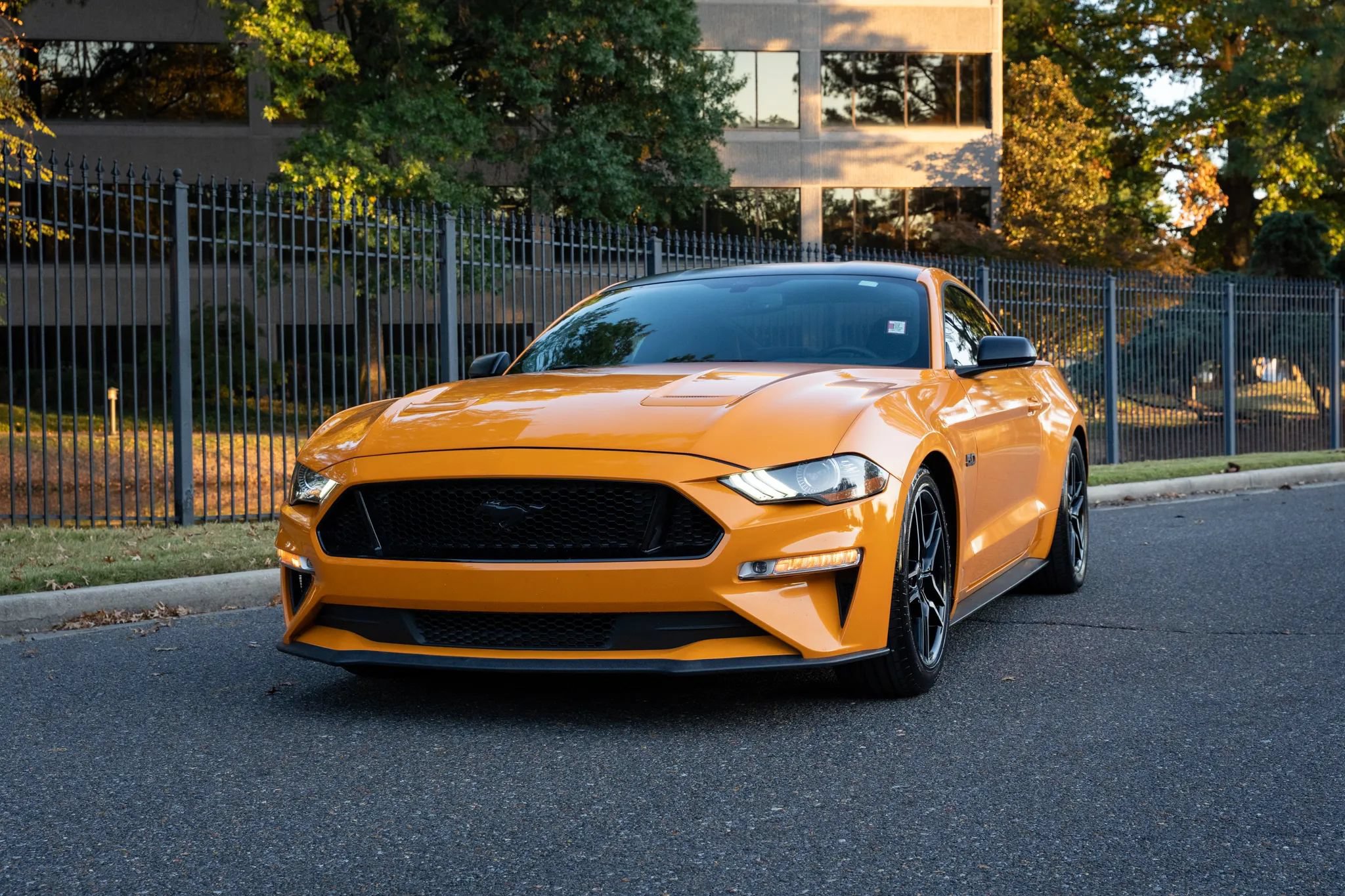 Used 2018 Ford Mustang GT RWD image 2