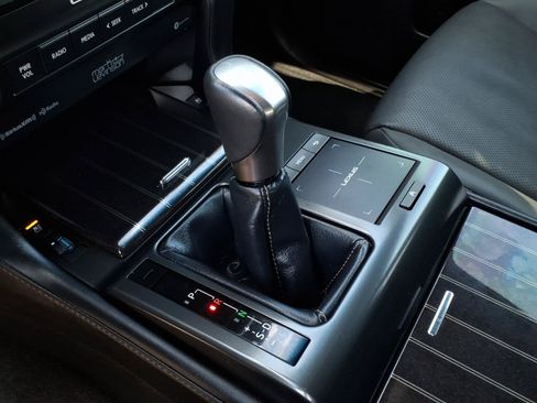 Used 2023 Lexus GX 460 Premium w/ Accessory Package AWD/4WD image 25