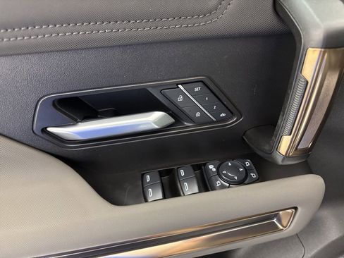 Used 2025 GMC Hummer EV 2X image 33