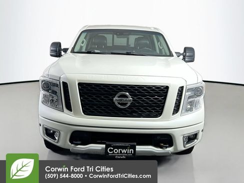 Used 2018 Nissan Titan PRO-4X AWD/4WD image 4