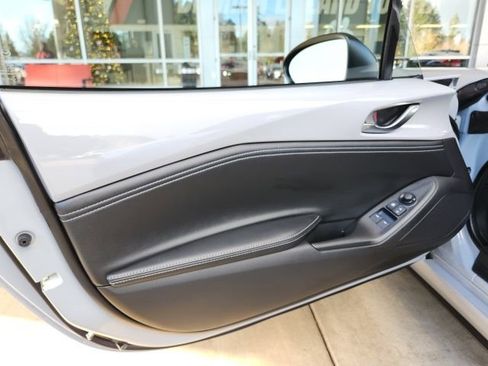 Used 2024 MAZDA MX-5 Miata Club w/ Interior Package image 16