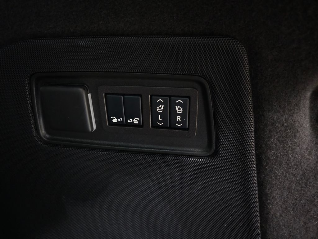 Certified 2024 Cadillac Escalade ESV Premium Luxury AWD/4WD image 6