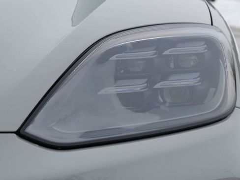 New 2026 Porsche Cayenne image 6