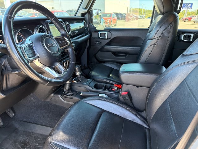 Used 2019 Jeep Wrangler Unlimited Sahara AWD/4WD image 18