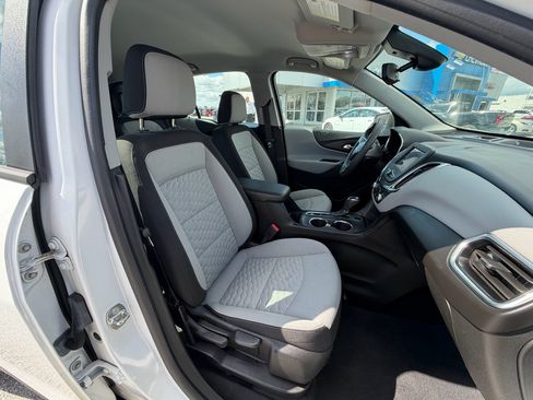 Used 2020 Chevrolet Equinox LS image 12
