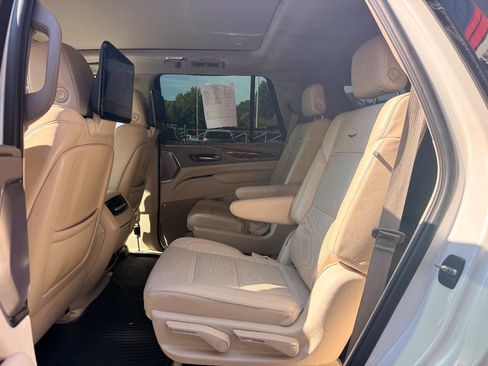 Used 2021 Cadillac Escalade Premium Luxury Platinum AWD/4WD image 31