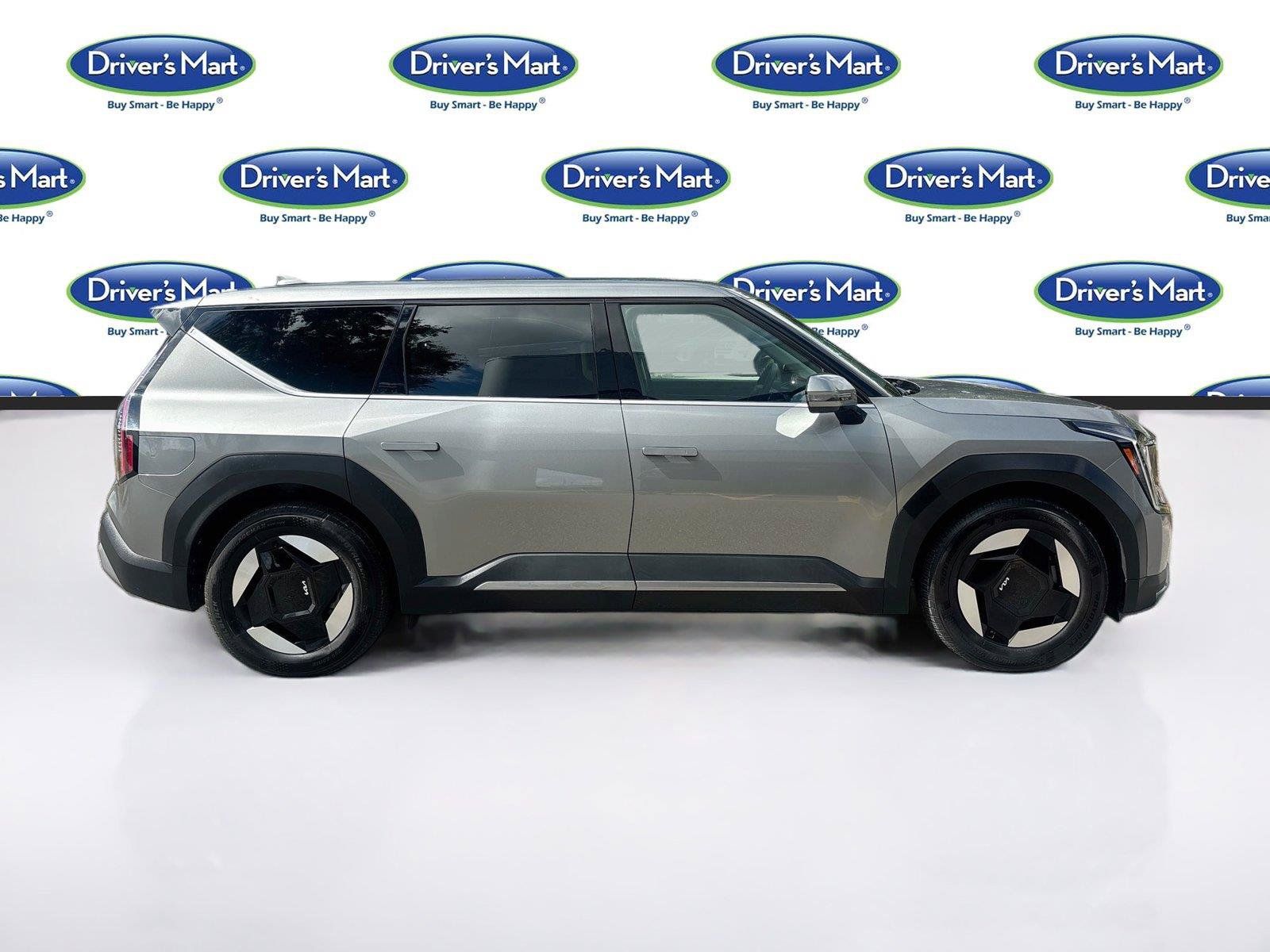 Used 2024 Kia EV9 Light Long Range RWD image 8